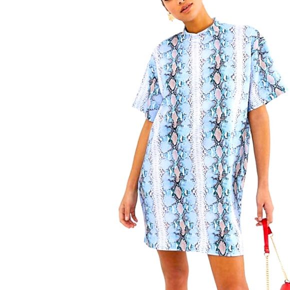 Missguided Oversized Tshirt Dress - Blue Snakeskin - Picture 1 of 8